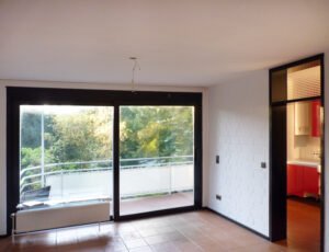 Wohnbereich (Foto stammt aus Leerstand der Wohnung)