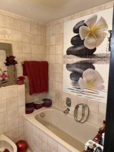 Badezimmer Untergeschoss Wanne