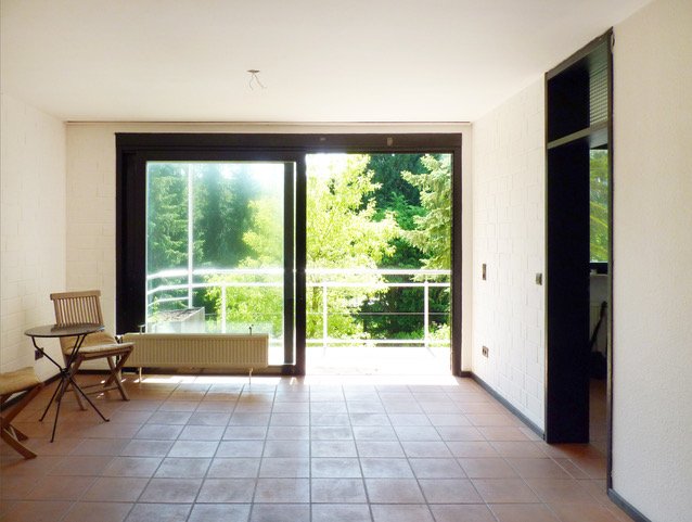 Wohnbereich (Foto stammt aus Leerstand der Wohnung)