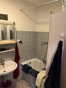 Badezimmer mit Wanne